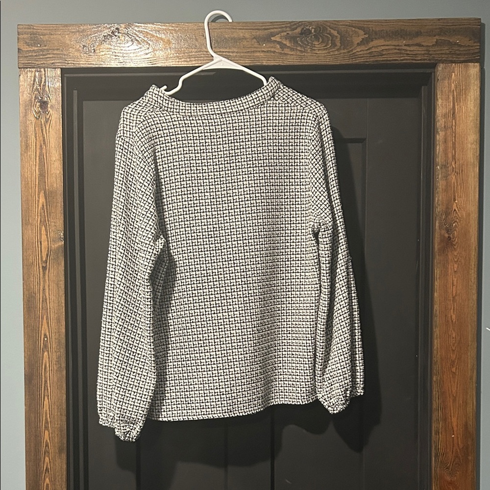 SHEIN Monochrome Checkered Blouse - Picture 3 of 3